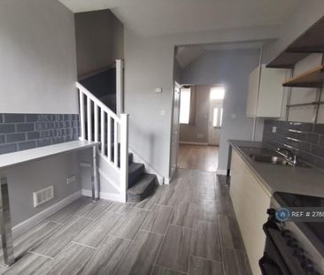 2 bedroom terraced house to rent - Photo 4