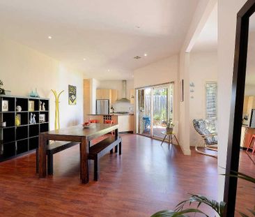 WELL PRESENTED | FRESHLY PAINTED | GREAT LOCATION - Photo 2