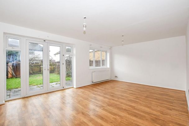 3 bedroom terraced house to rent - Photo 1