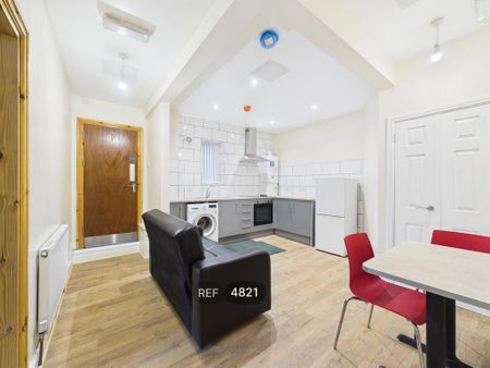 1 bedroom flat to rent - Photo 2