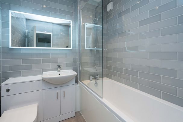 Riverside, Pixham, Dorking, Surrey, RH4 - Photo 1