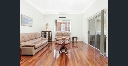 A LOVELY 3 BEDDER WITH WATER USAGE INCLUDED! - Photo 5