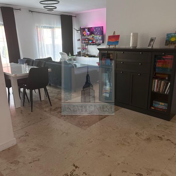 Casa cu piscina de inchiriat in Tarlungeni - Photo 1