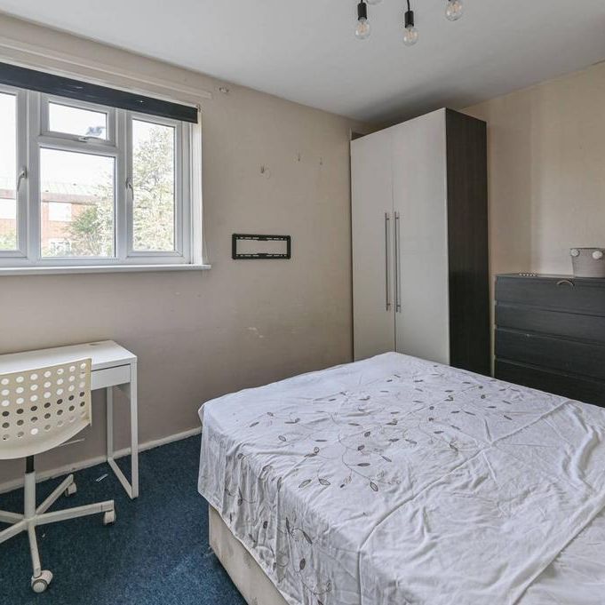 3 bedroom flat to rent - Photo 1