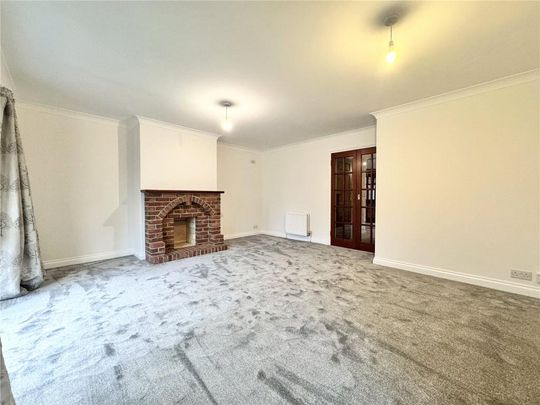 3 bedroom bungalow to rent - Photo 1