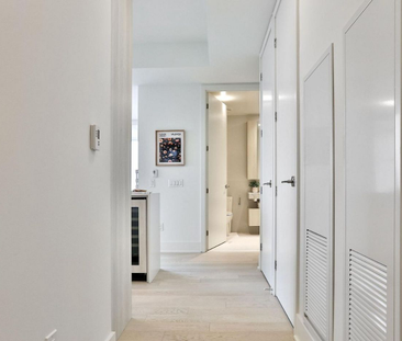 For Lease - 11 Yorkville Avenue Unit# 5702, Toronto, Ontario - Photo 1