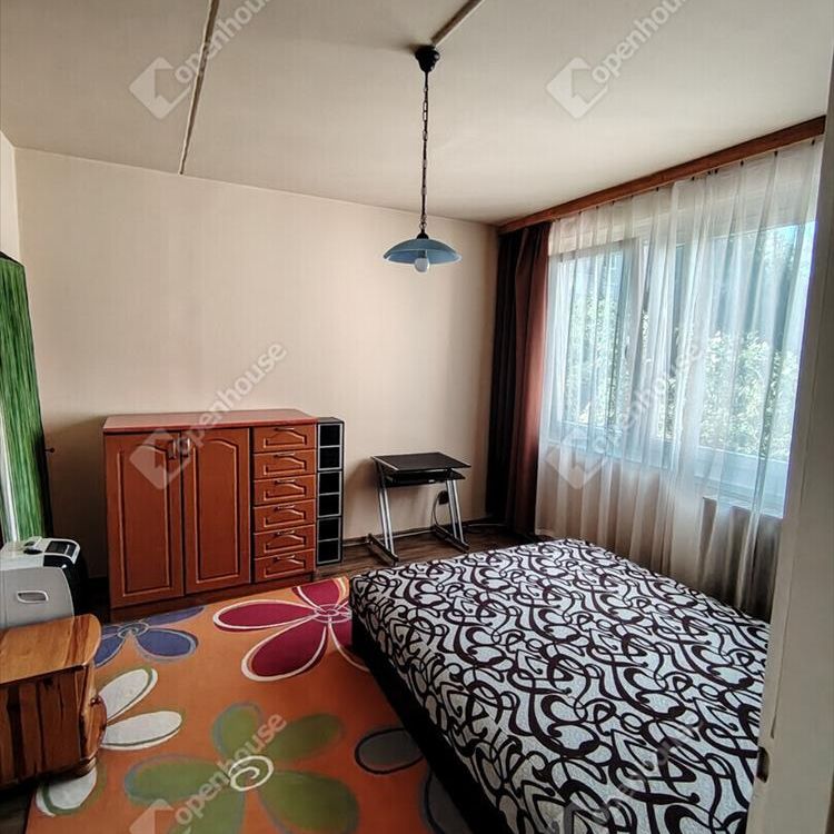 Kiadó átlagos állapotú panel lakás - Győr - Fotó 1