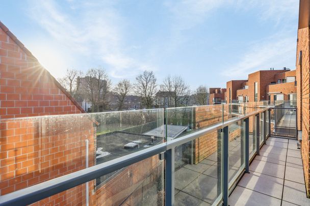 Moderne serviceflat in Hof Van Gan op een steenworp van het centrum van Genk - Photo 1