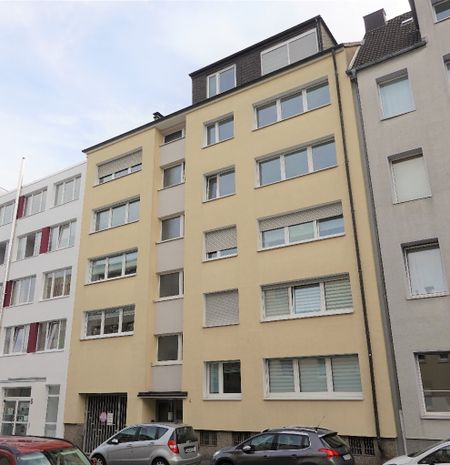 Gepflegte Drei-Zimmerwohnung mit modernem Duschbad und Balkon - Foto 4