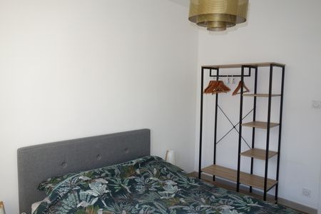 Location - Appartement T2 meublé de 30 m² avec cave et jardin commun - Photo 5