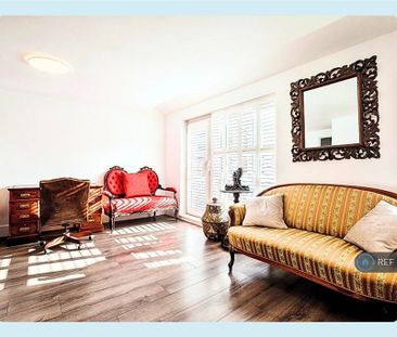 2 bedroom maisonette to rent - Photo 4