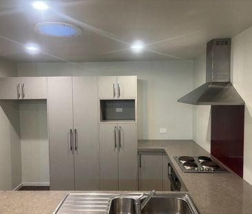 STUDENT PROPERTY – 5 Bedrooms and 2 Bathrooms – Modern build - Photo 6