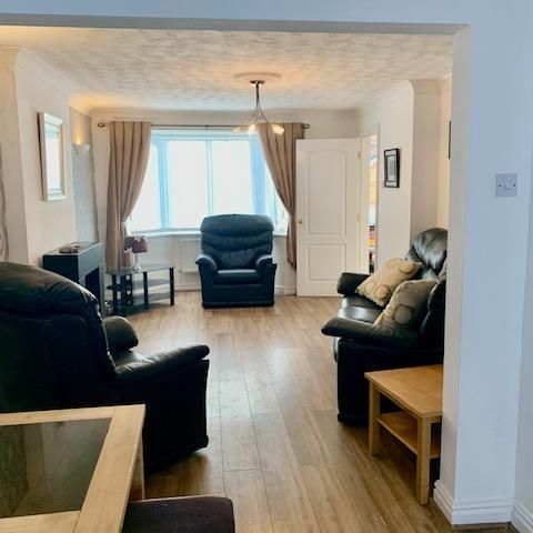 4 bedroom detached house to rent - Photo 1