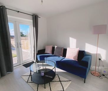 Room in a Shared House, Bradford Road, M40 - Photo 2