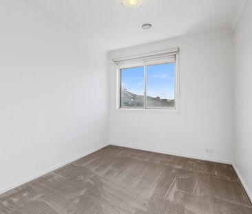 Modern & Low-Maintenance Living in Prime Epping Location - Photo 5