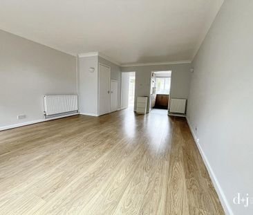 3 bedroom end of terrace house to rent - Photo 2