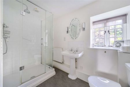 A charming four bedroom home with a self-contained one bedroom annexe. - Photo 5