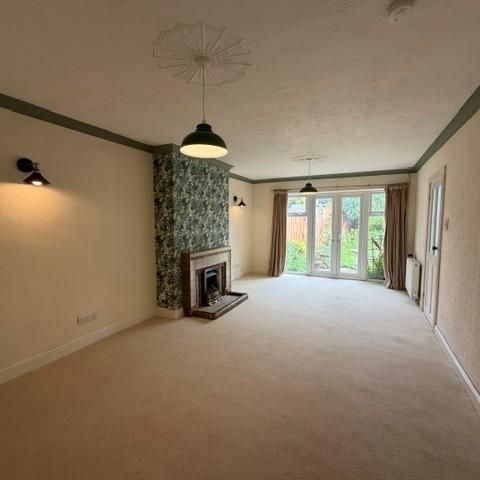 2 bedroom bungalow to rent - Photo 1