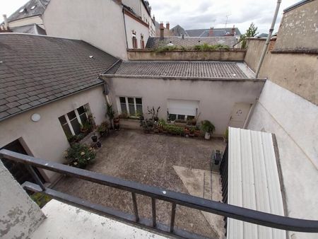 Location Appartement 1 pièce 27m² ORLEANS 45000 - Photo 4