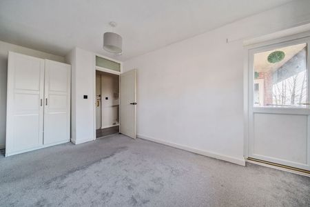 Fieldway, Haslemere, Surrey, GU27 - Photo 5