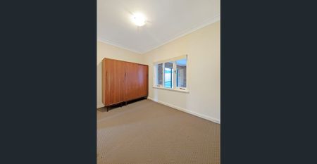 Light & Bright 3x1 Home on the Inglewood/Dianella Border (Garden Maintenance INCLUDED) - Photo 4
