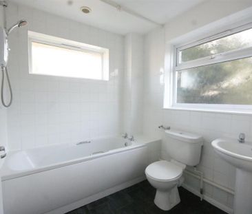 4 bedroom detached house to rent - Photo 6