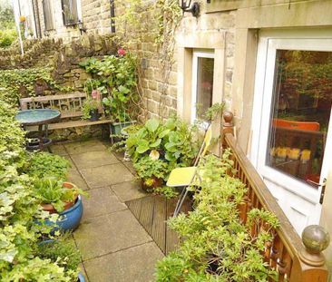 2 bedroom terraced house to rent - Photo 2