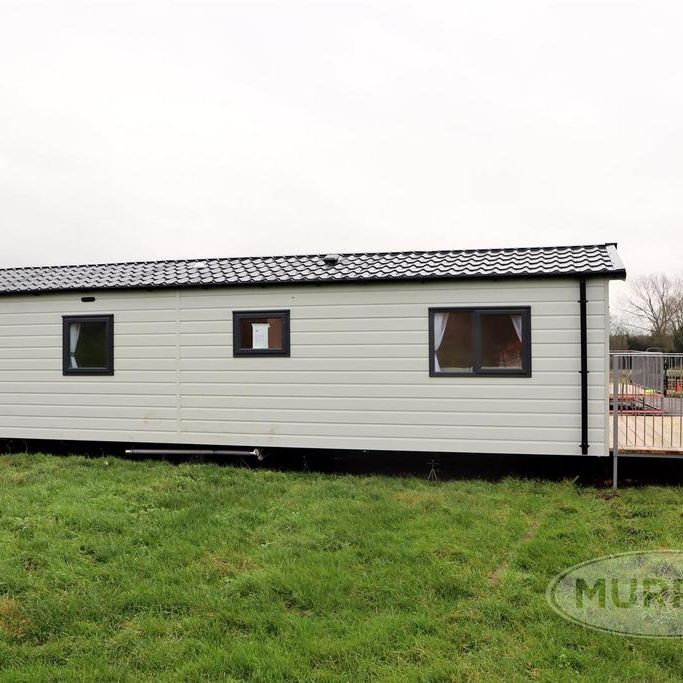 3 bedroom detached bungalow to rent - Photo 1