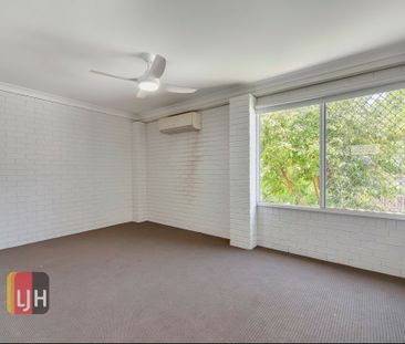NEWLY RENOVATED, PRIVATE GRANNY FLAT-STYLE APARTMENT WITH AIR CON ! - Photo 2