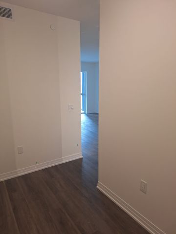 For Lease - 15 Watergarden Drive Unit# 905, Mississauga, Ontario - Photo 2