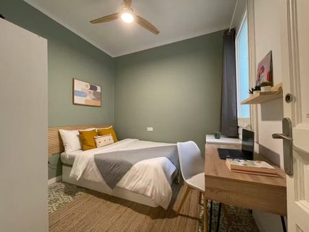 Carrer de Calàbria, Barcelona, Catalonia 08015 - Photo 5