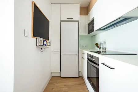 Calle Espinosa de los Monteros, Sevilla, Andalusia 41005 - Photo 4