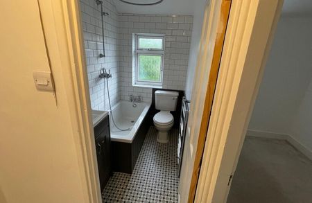 Derinton RdLondon SW17 8JB - Photo 5