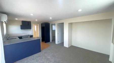 Spacious 2 Bedroom Flat Unit in Botany Downs - Photo 4