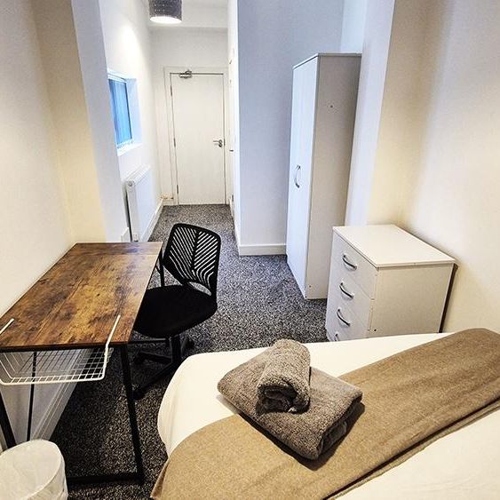 4 bedroom terraced house to rent - Photo 1