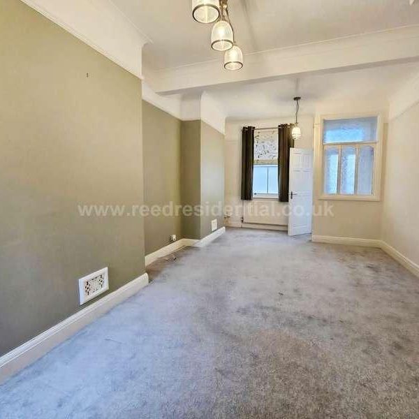 Oakleigh Avenue, Southend On Sea, SS1 - Photo 1