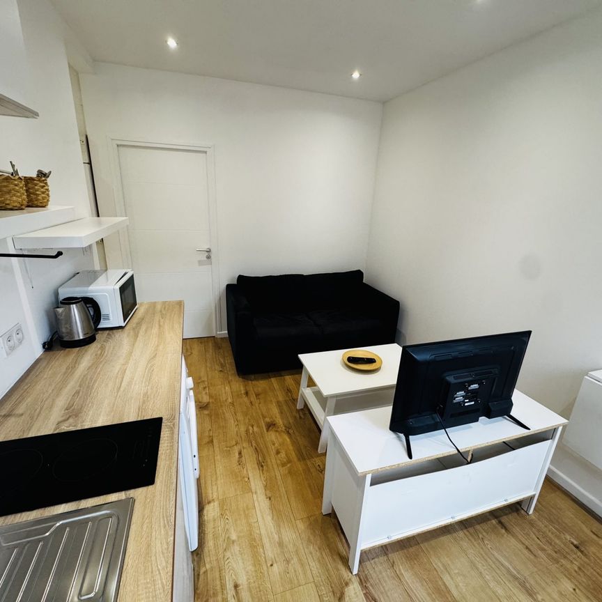 Location Appartement 2 pièces 29m² LAMBERSART 59130 - Photo 1