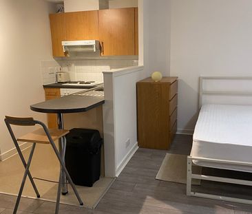 Studio Flat, Blackfriars Road, G1 - Photo 4