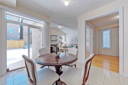 For Lease - 72 Falconridge Terrace, East Gwillimbury, Ontario - Photo 5