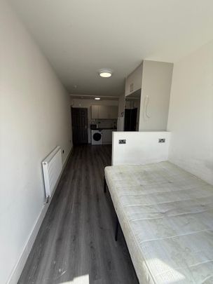 1 bedroom in a house share to rent - Photo 1