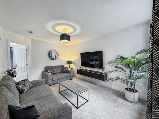 4 bedroom detached house to rent - Photo 1