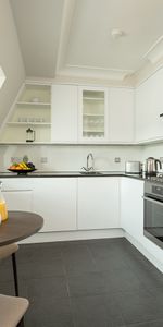 4 bed flat to rent - Photo 3