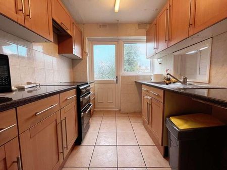 Kirkwood Road, Luton, LU4 - Photo 4