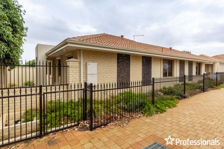 4/15 Forrest Road, Armadale WA 6112 - Photo 3