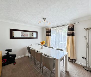 4 bedroom detached house to rent - Photo 4