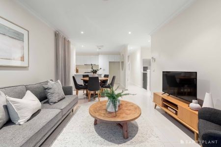 Low-Maintenance Living, Generous Space & Exceptional Convenience in Ringwood - Photo 5