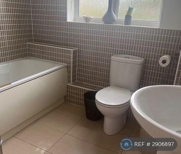 1 bedroom in a house share to rent - Photo 6