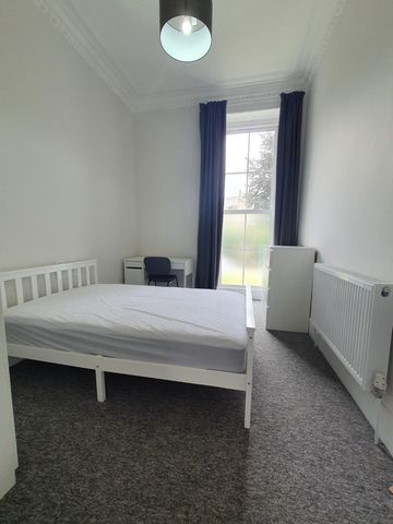 8 Bed Semi-Detached House, Cotham, BS6 - Photo 5