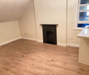 Bedsit, Very Near Hastings Road Area, W13 - Photo 4