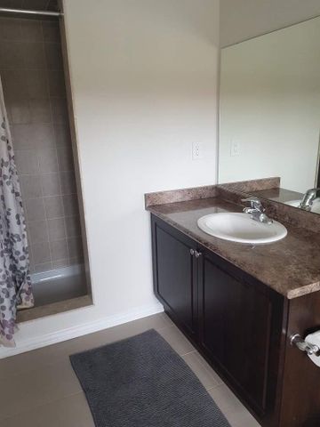 For Lease - 124 Golden Springs Drive, Brampton, Ontario - Photo 3